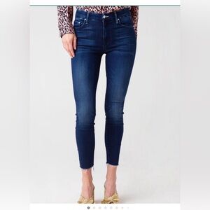 Mother High Waisted Looker Ankle Fray Jeans walking on clouds denim size 27